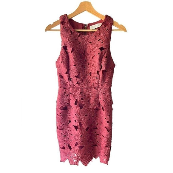 ASTR The Label Floral Overlay Sleeveless Sheath Dress‎ in Blush Pink/Woodrose - Picture 1 of 9